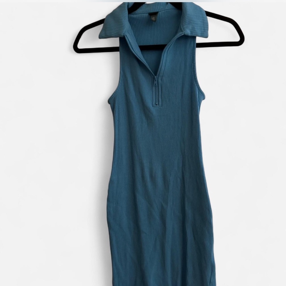 Sleeveless Blue Ribbed Collared Dress